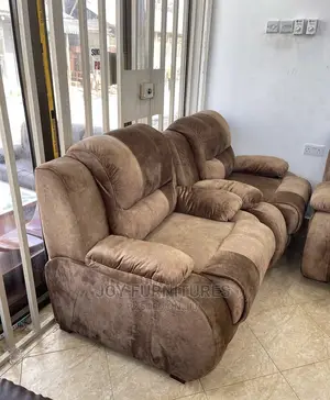 Sub-Recliner Sofa Set
