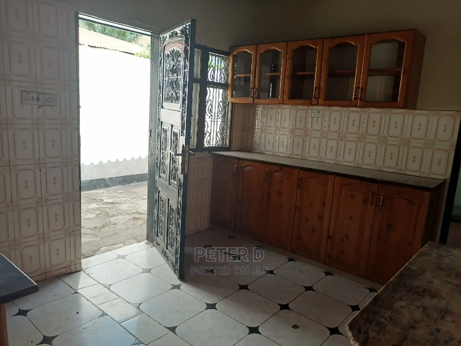 3bdrm House in Mikocheni for rent