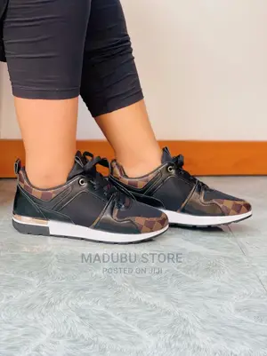 Women's Sneaker
