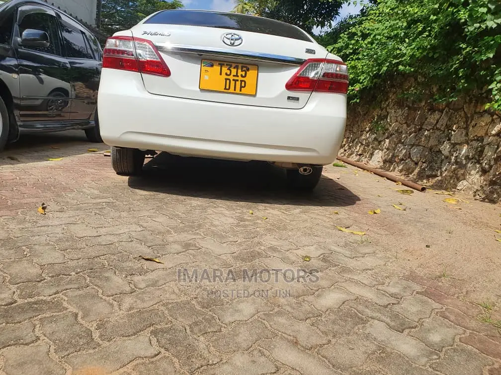 Toyota Premio 2012 White