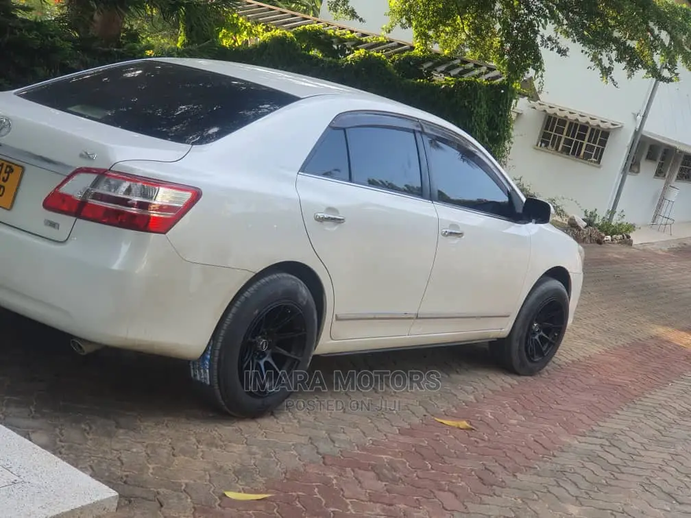 Toyota Premio 2012 White