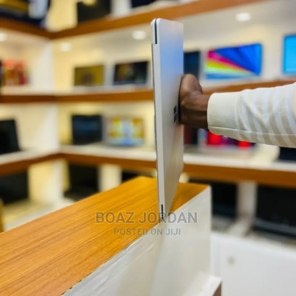 New Laptop Microsoft Surface Book 2 16GB Intel Core I7 SSD 1T
