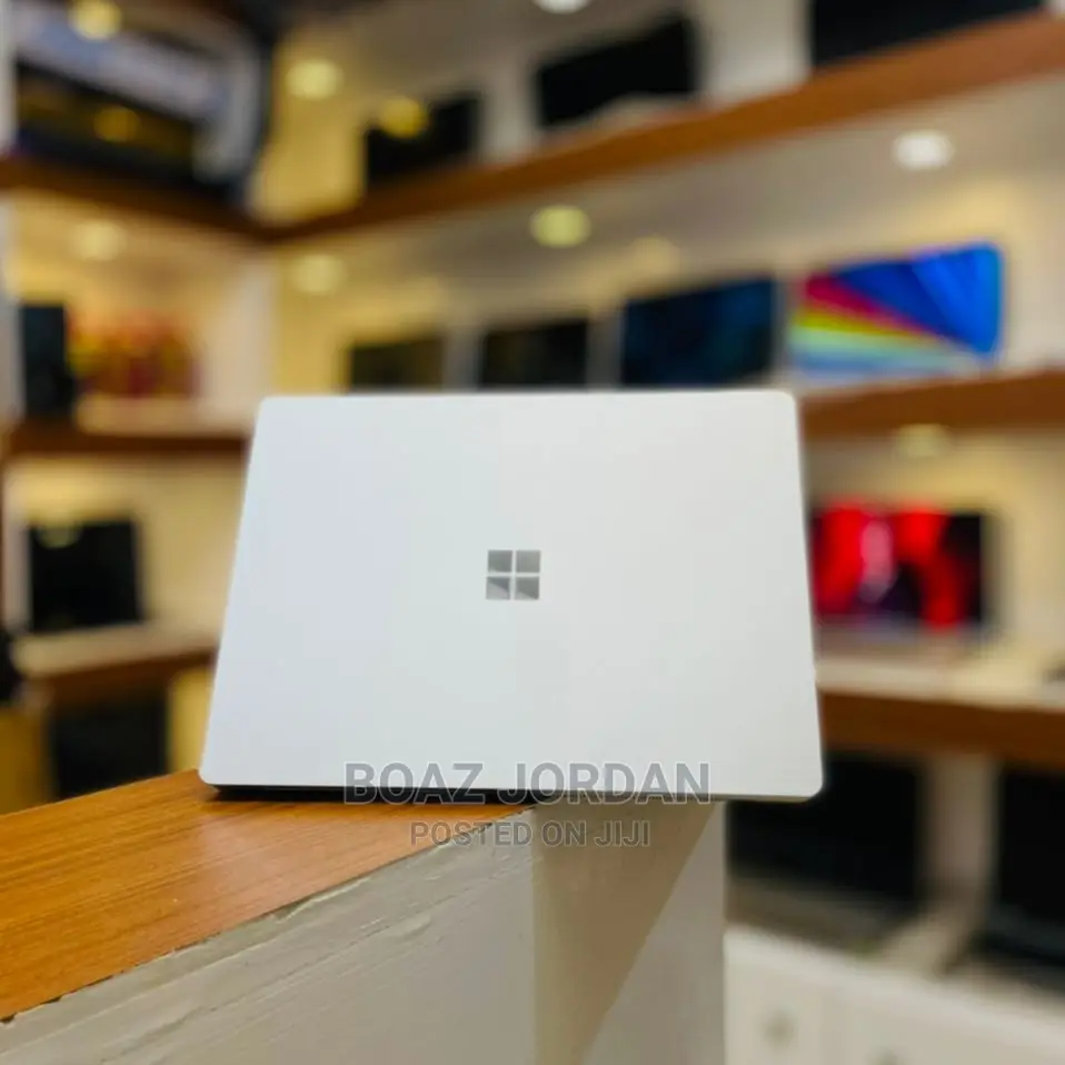 New Laptop Microsoft Surface Book 2 16GB Intel Core I7 SSD 1T