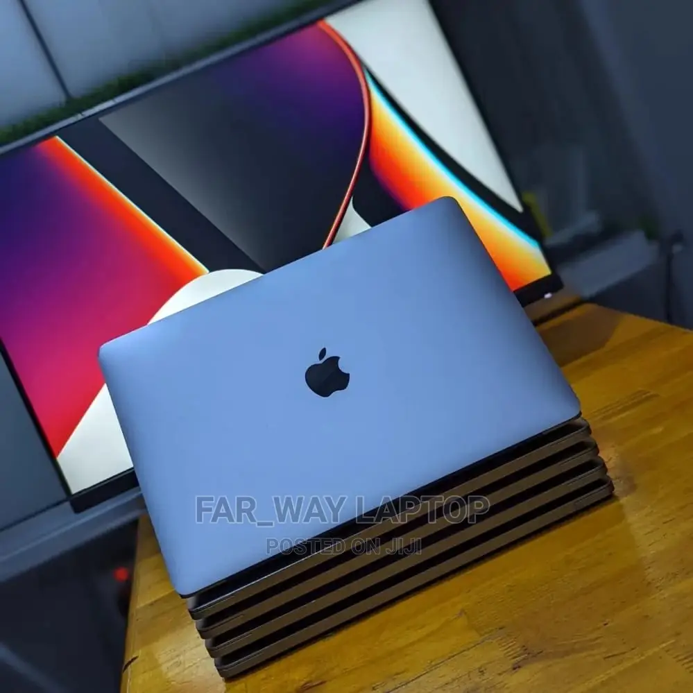 New Laptop Apple MacBook Pro 2017 8GB Intel Core I5 SSD 256GB
