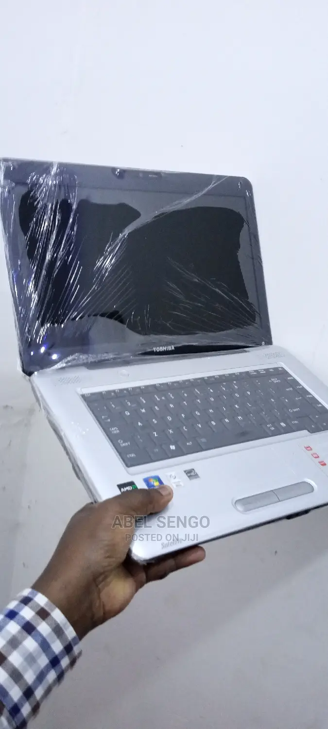Laptop Toshiba 4GB Intel Core 2 Duo HDD 320GB