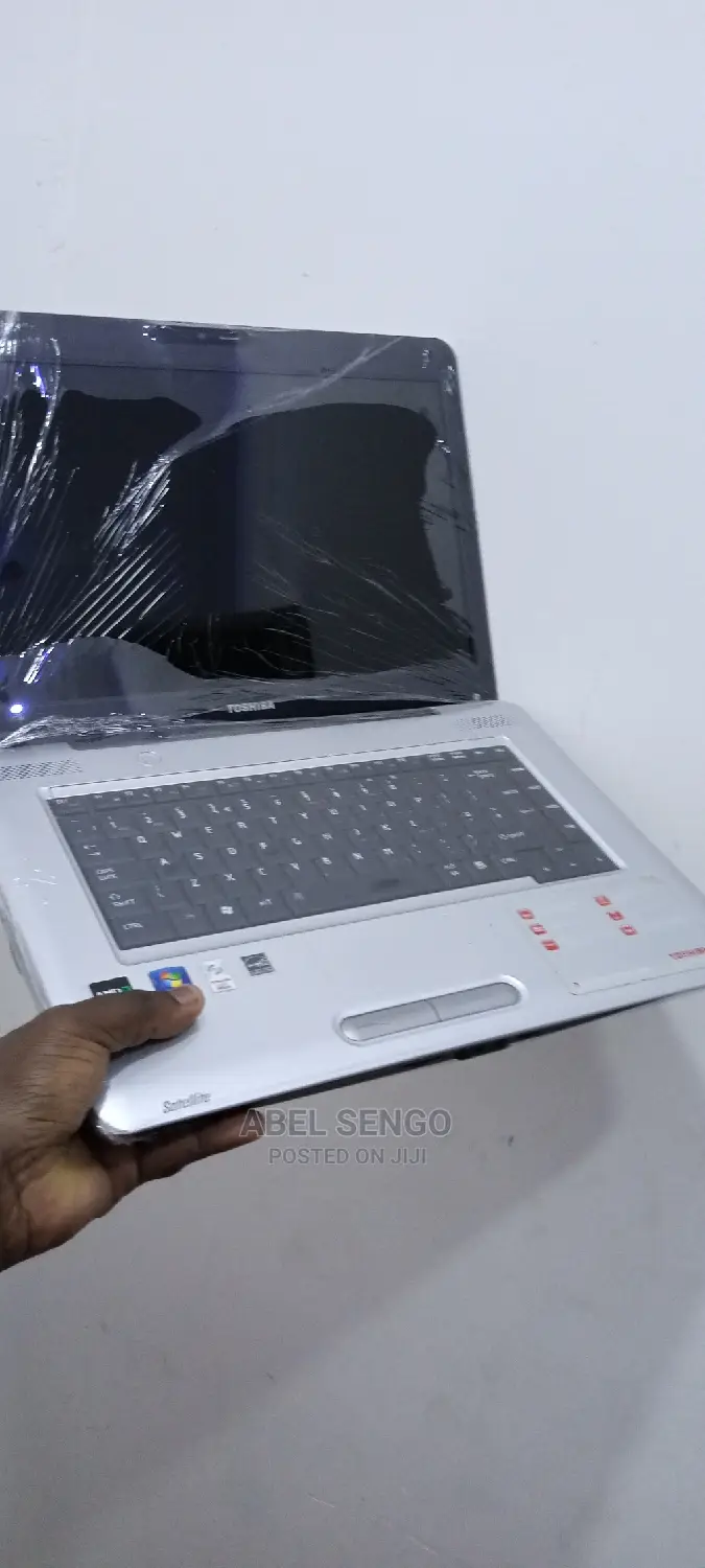 Laptop Toshiba 4GB Intel Core 2 Duo HDD 320GB