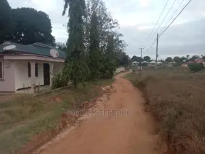 Coner Plot Kwa Biashara Bunju Usalama