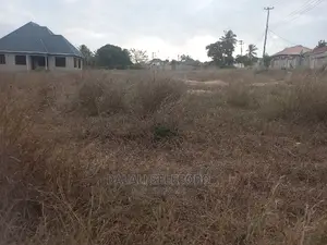 Coner Plot Kwa Biashara Bunju Usalama