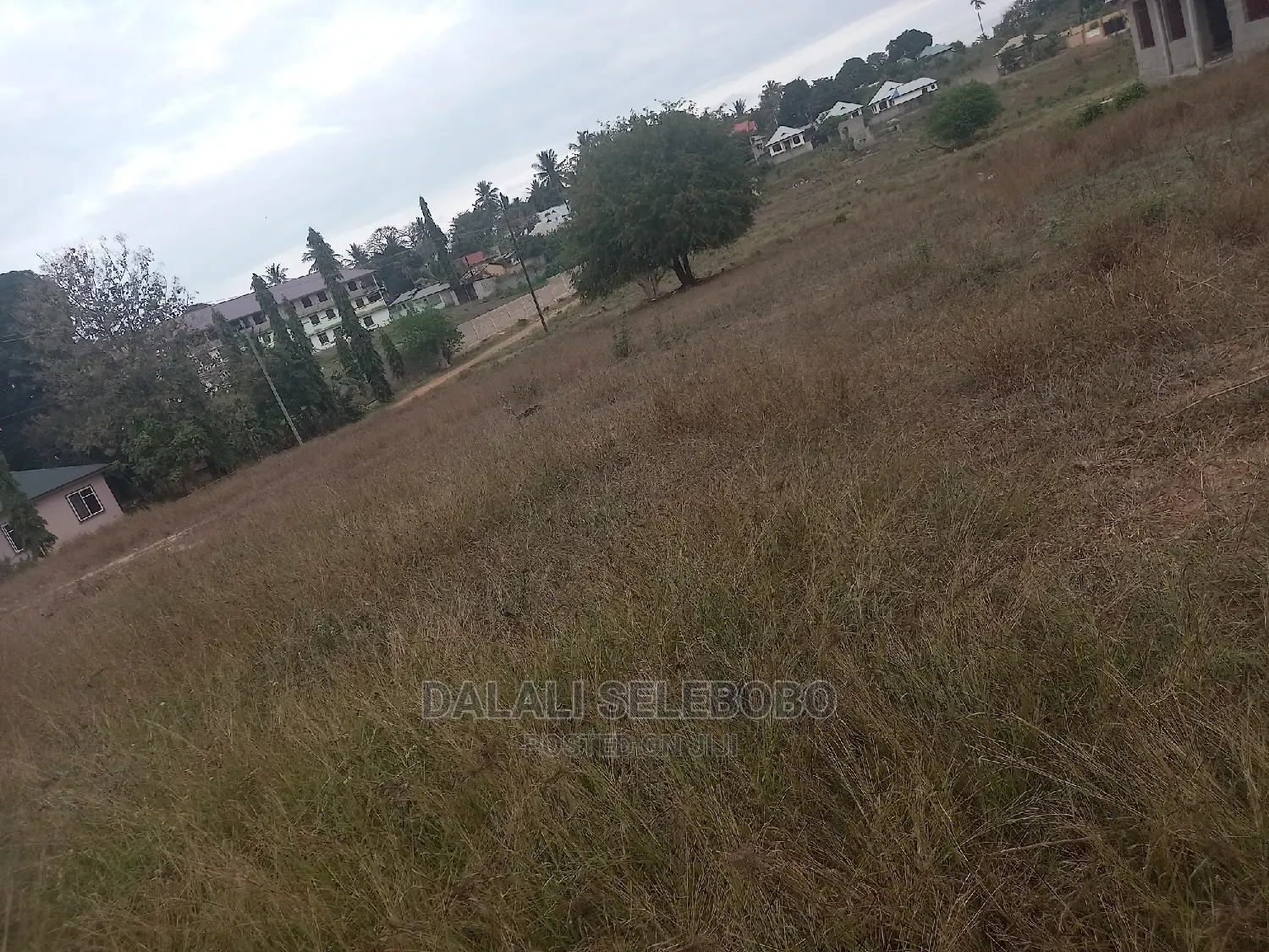 Coner Plot Kwa Biashara Bunju Usalama