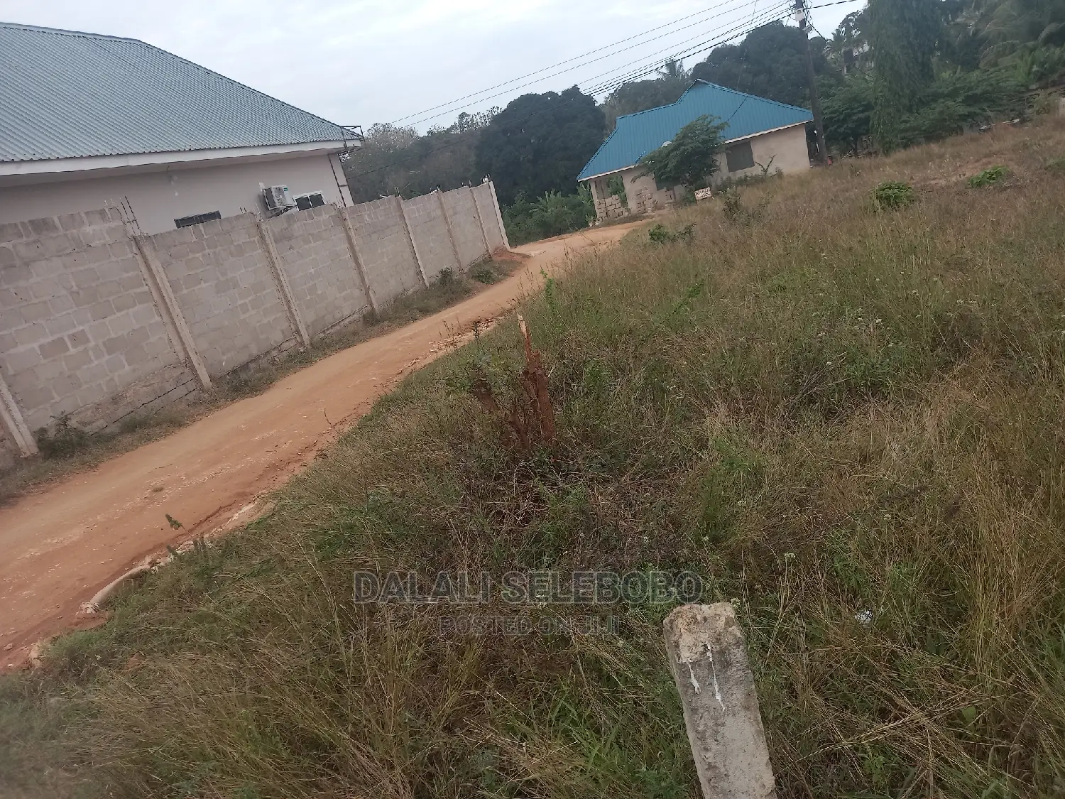 Coner Plot Kwa Biashara Bunju Usalama