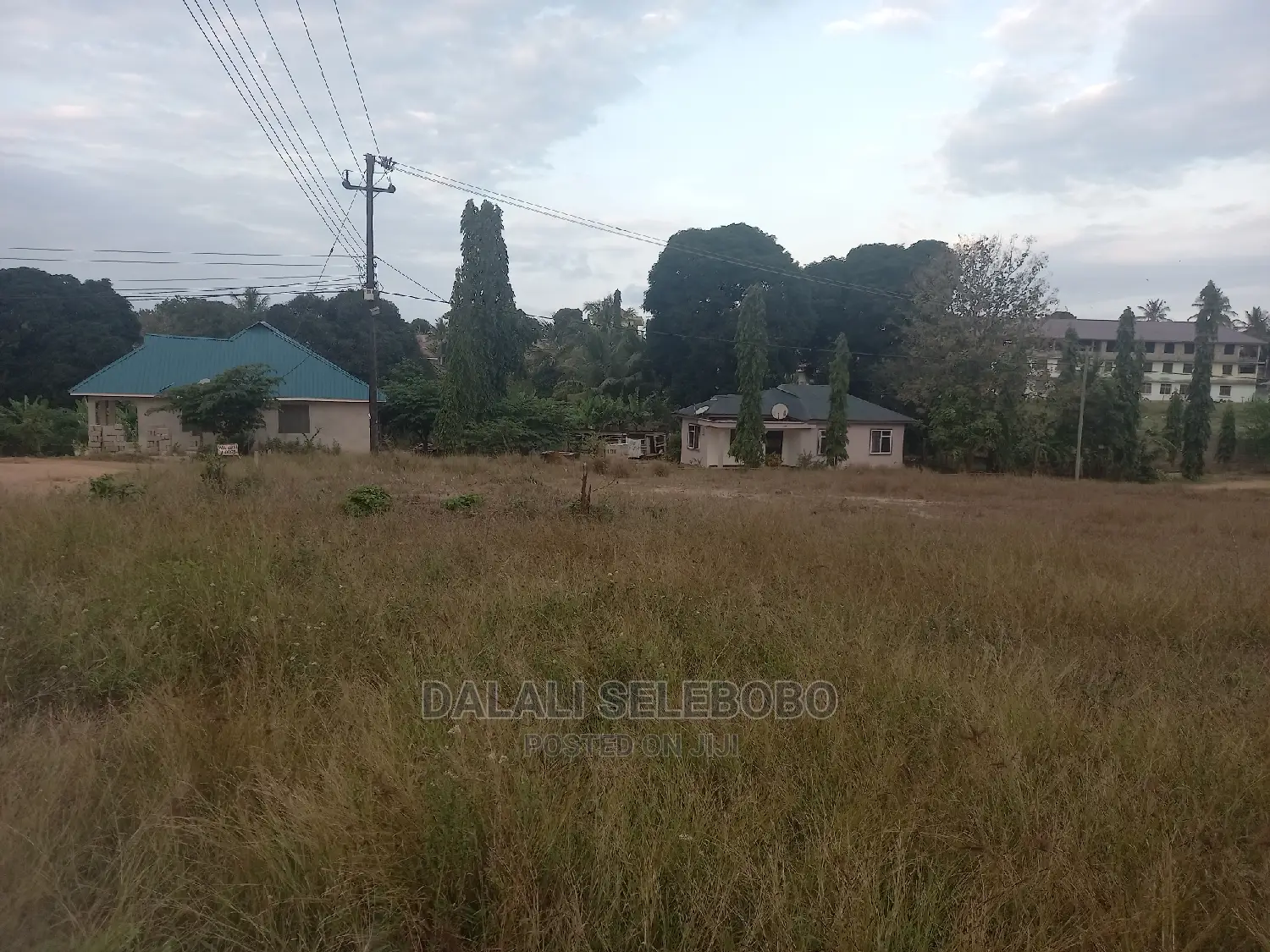 Coner Plot Kwa Biashara Bunju Usalama