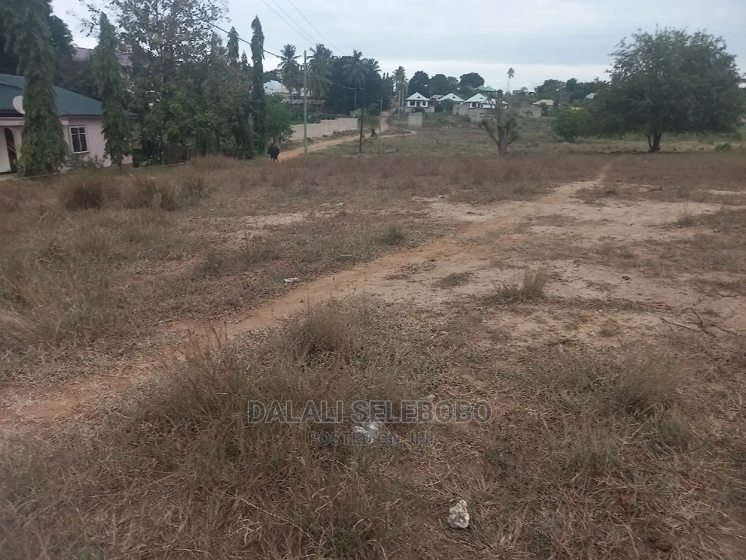 Coner Plot Kwa Biashara Bunju Usalama