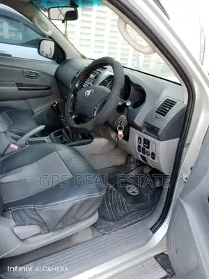Toyota Noah 2004 Silver