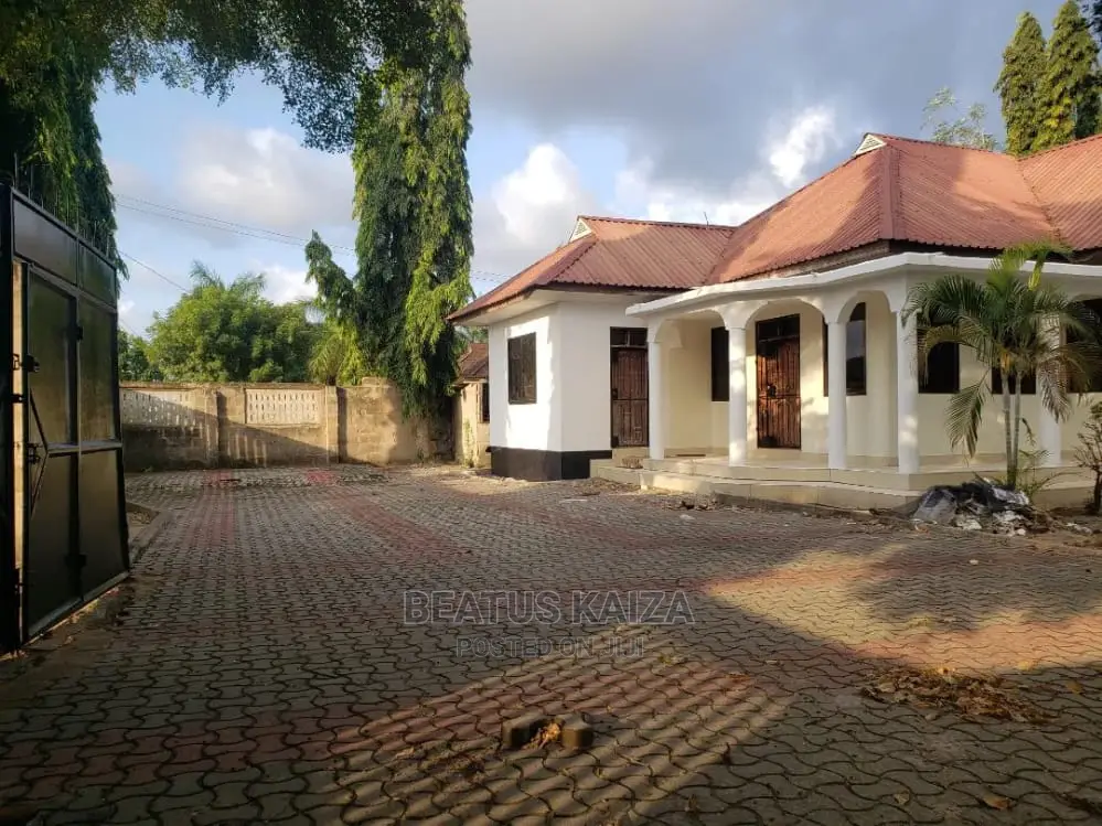 4bdrm Bungalow in Kigamboni Kibada for rent