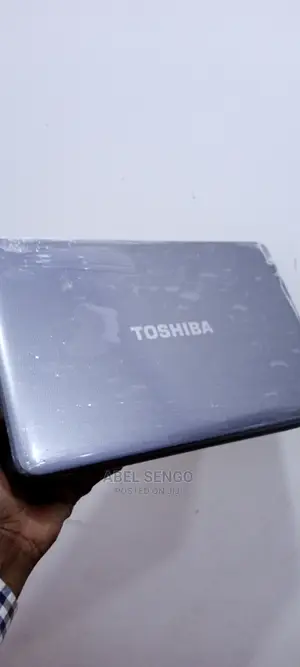 Laptop Toshiba Satellite C665 4GB Intel Core 2 Duo HDD 320GB
