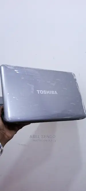 Laptop Toshiba Satellite C665 4GB Intel Core 2 Duo HDD 320GB