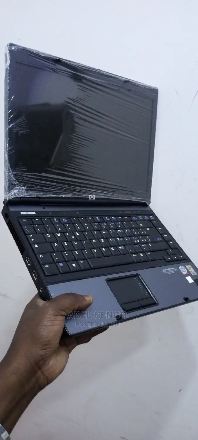 Laptop Toshiba Satellite C665 4GB Intel Core 2 Duo HDD 320GB