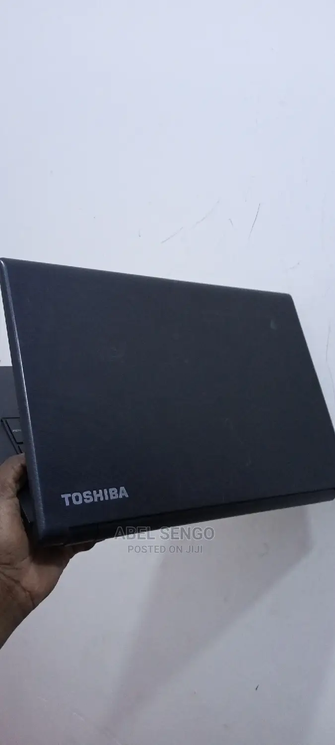 Laptop Toshiba 4GB Intel Core I3 HDD 320GB