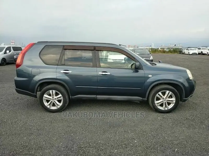 Nissan X-Trail 2011 Blue