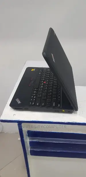 Laptop Lenovo ThinkPad X131e 4GB Intel Core 2 Duo HDD 320GB