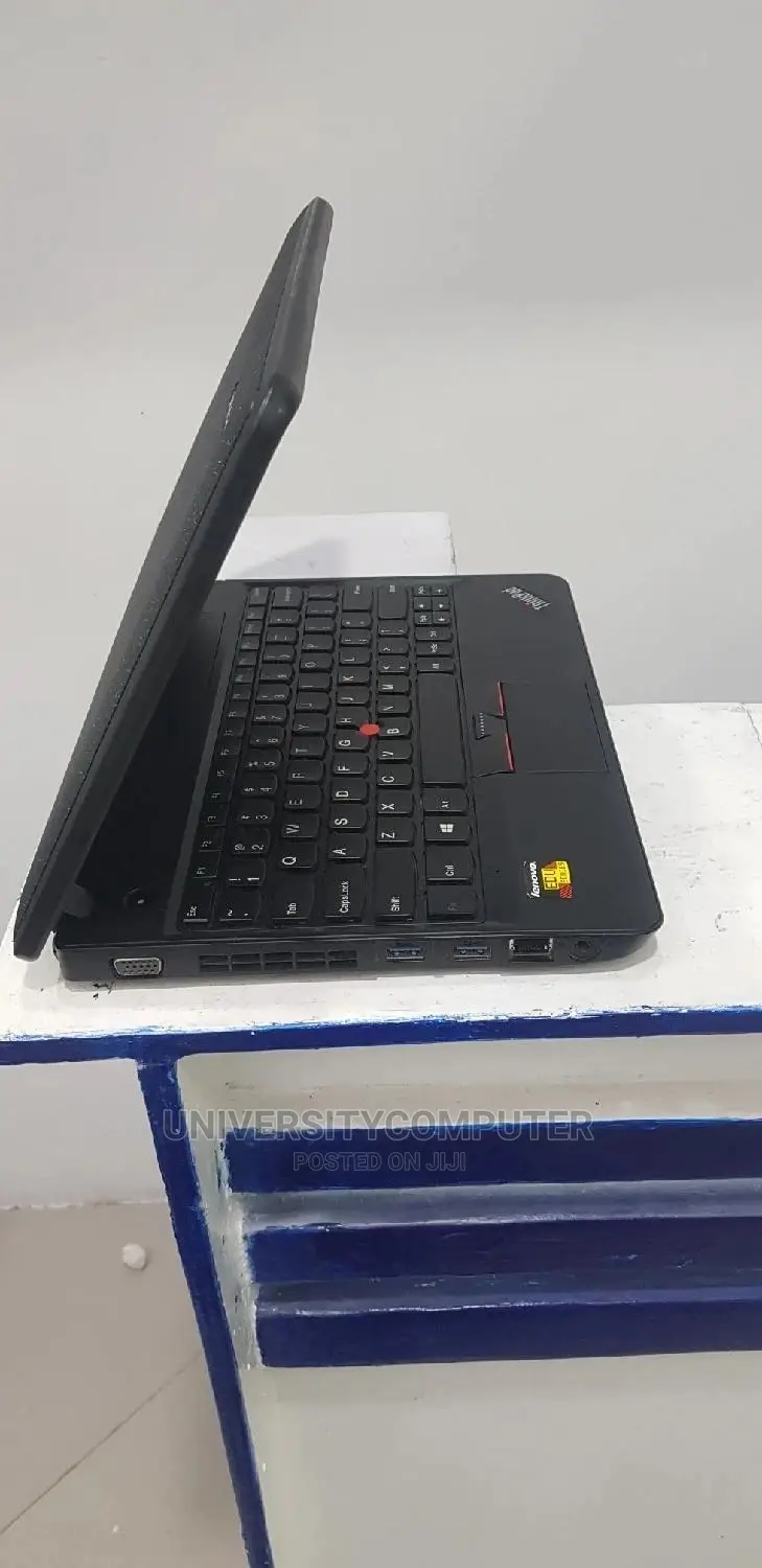Laptop Lenovo ThinkPad X131e 4GB Intel Core 2 Duo HDD 320GB