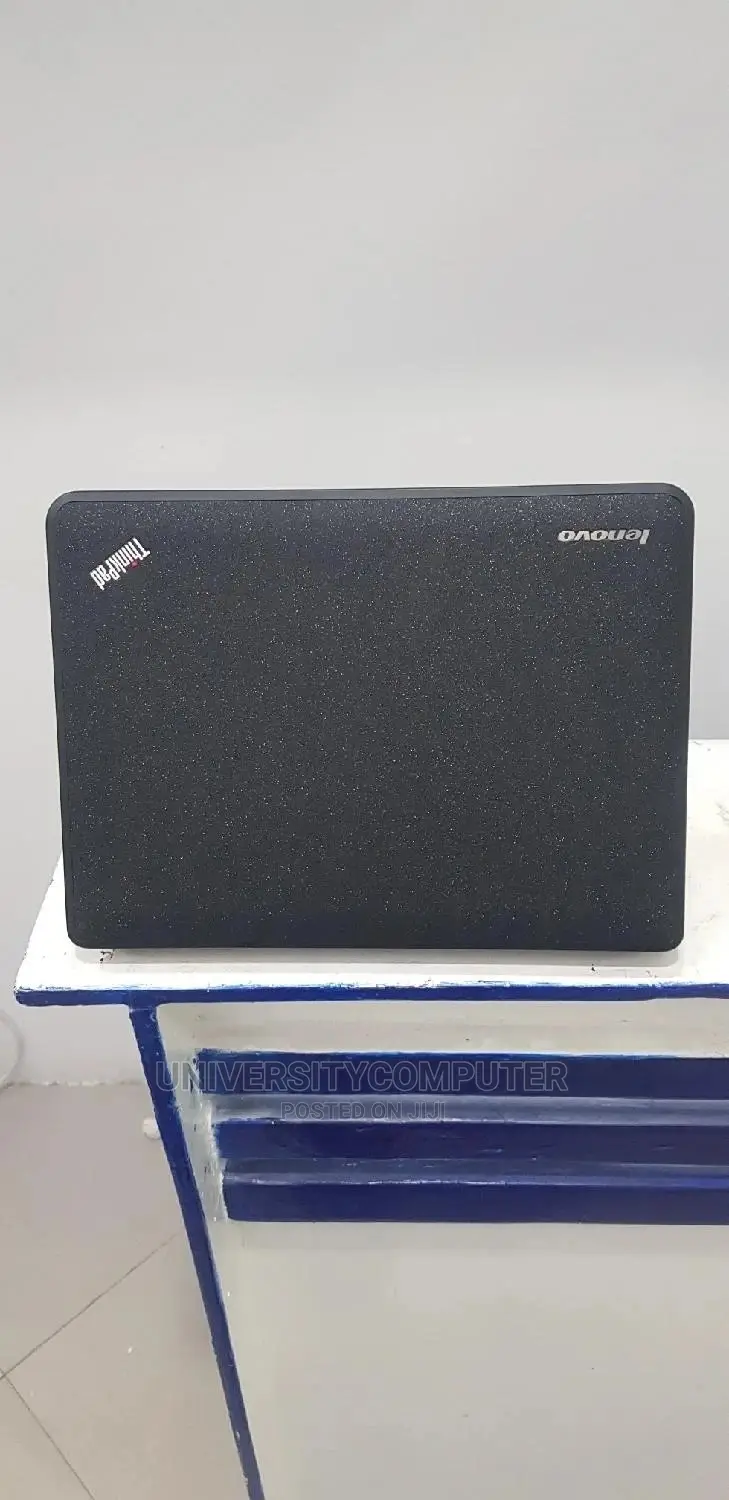 Laptop Lenovo ThinkPad X131e 4GB Intel Core 2 Duo HDD 320GB
