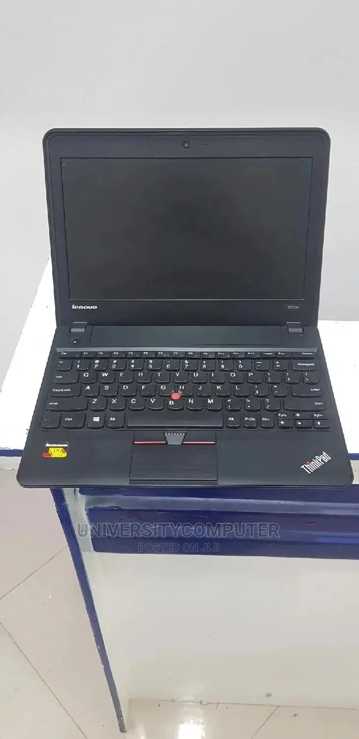 Laptop Lenovo ThinkPad X131e 4GB Intel Core 2 Duo HDD 320GB