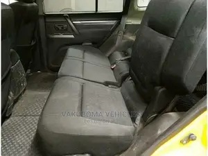 Mitsubishi Pajero 2013 Yellow