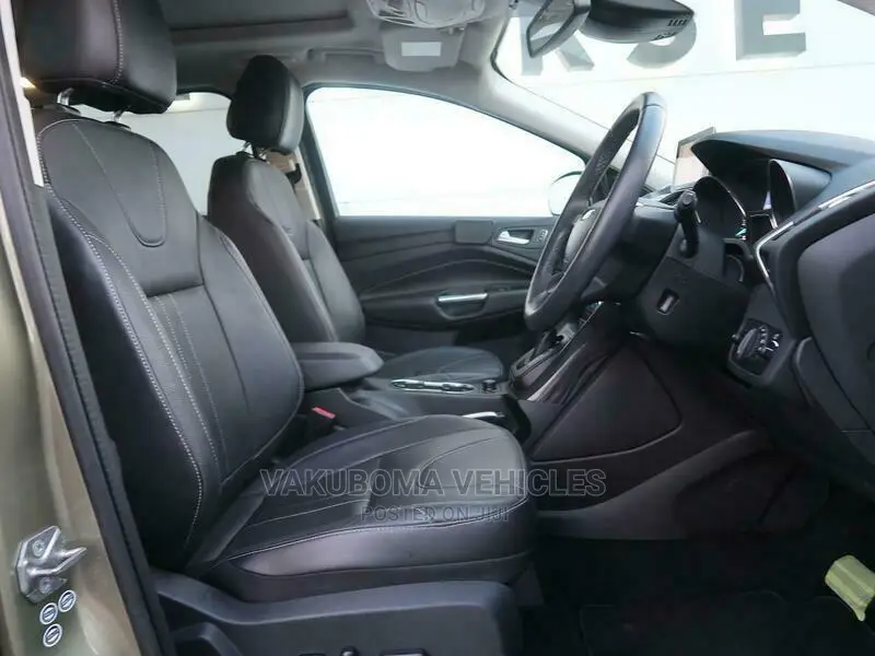 Ford Kuga 2014 Gold