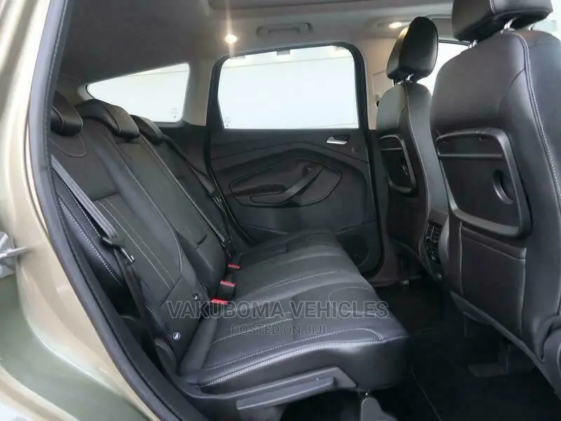 Ford Kuga 2014 Gold