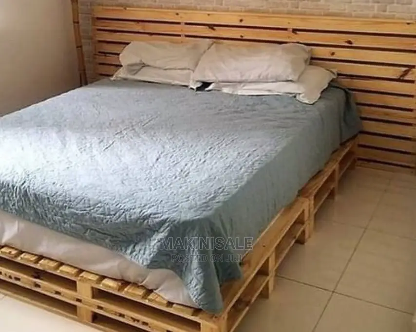 Kitanda Kizuri Sana Cha Pallett