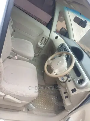 Toyota Porte 2005 Silver