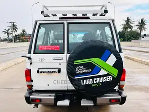 Toyota Land Cruiser 2015 White