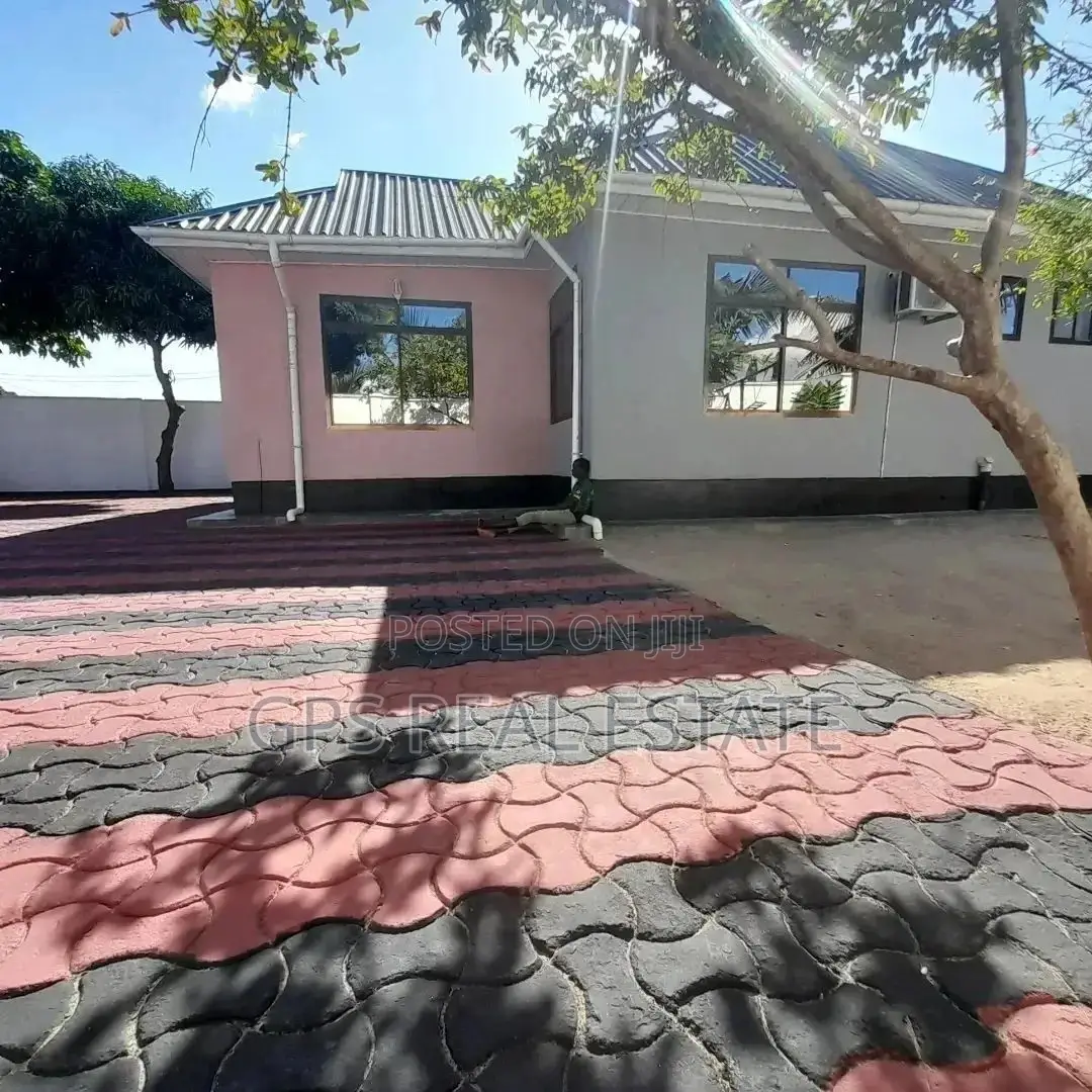 3bdrm House in Tuangoma, Kigamboni for Sale