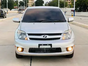 Toyota IST 2006 Silver