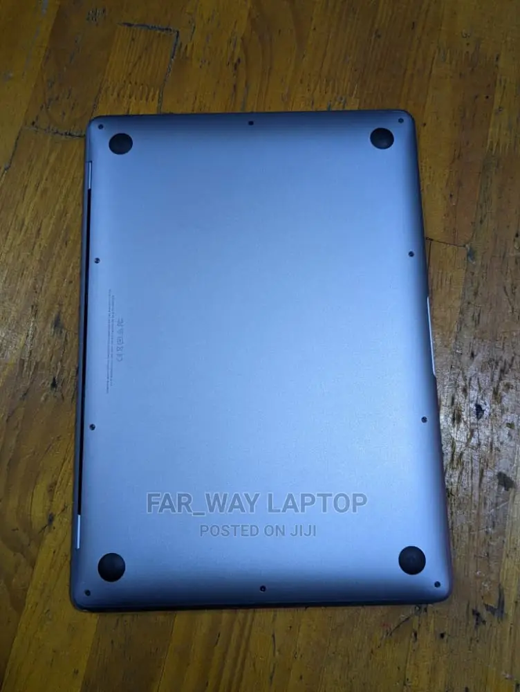 New Laptop Apple MacBook Pro 2015 8GB Intel Core I7 SSD 256GB