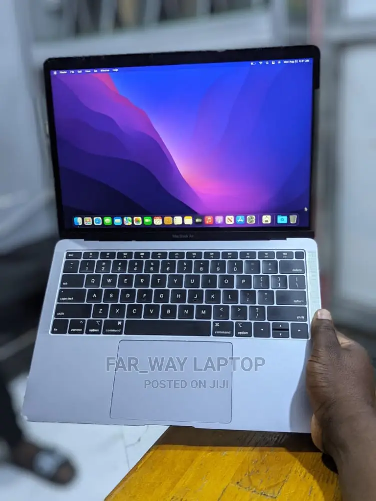 New Laptop Apple MacBook Pro 2015 8GB Intel Core I7 SSD 256GB