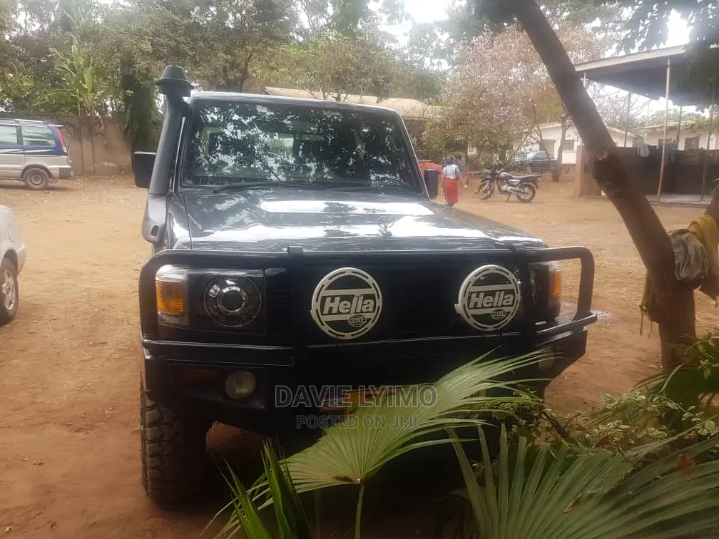 Toyota Land Cruiser 2012 Gray