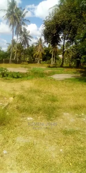 Kiwanja Kinauzwa Milioni 185