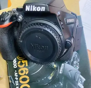 Nikon D5600 With 18_55mm