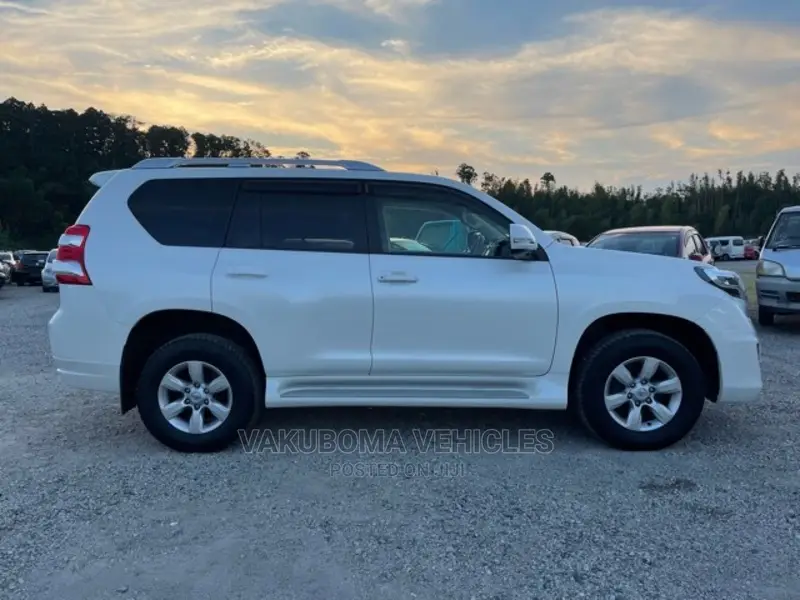 Toyota Land Cruiser Prado 2015 Pearl