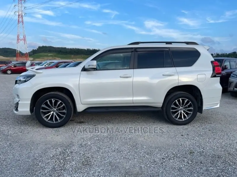 Toyota Land Cruiser Prado 2017 Pearl