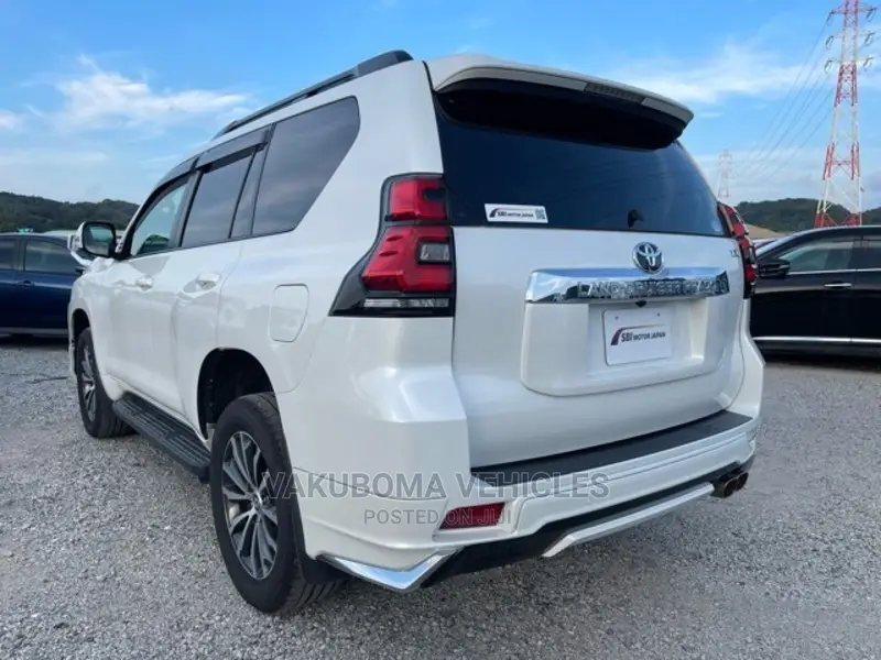 Toyota Land Cruiser Prado 2017 Pearl