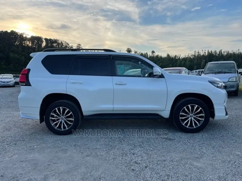 Toyota Land Cruiser Prado 2017 Pearl