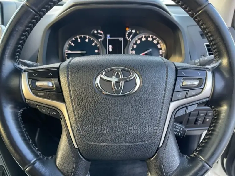 Toyota Land Cruiser Prado 2017 Pearl