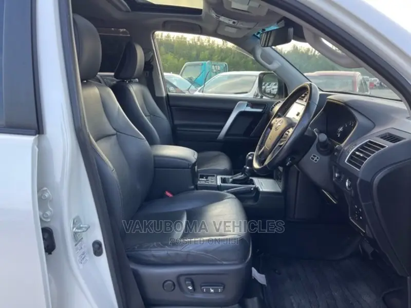 Toyota Land Cruiser Prado 2017 Pearl