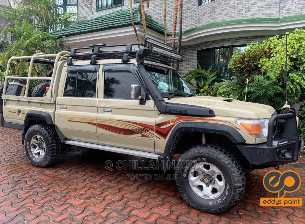 Toyota Land Cruiser 2014 Silver