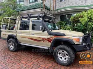 Toyota Land Cruiser 2014 Silver