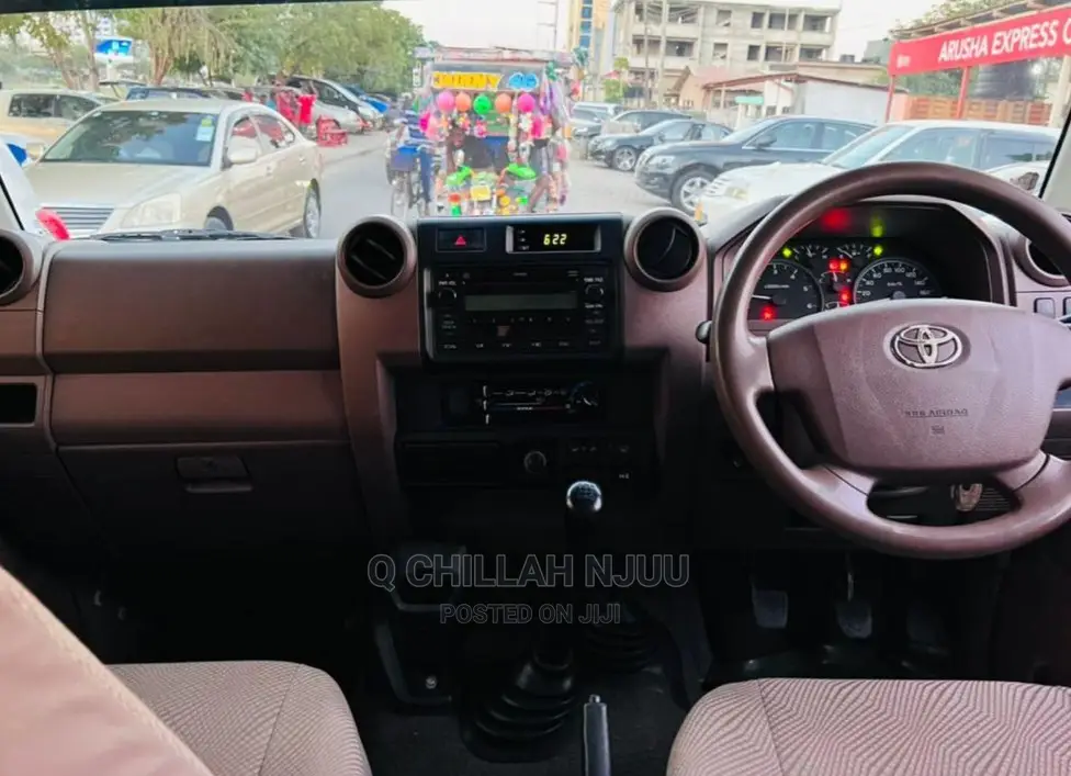 Toyota Land Cruiser 2014 Silver
