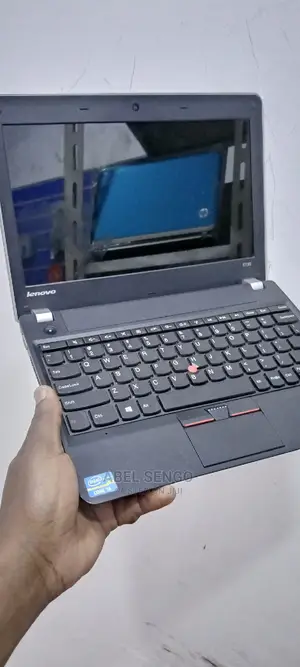 Laptop Lenovo ThinkPad X131e 4GB Intel Core I3 HDD 320GB